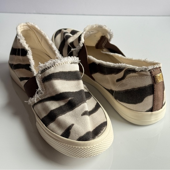 Ralph Lauren Zebra Print Slip-on Canvas Sneakers Size 9B - Picture 1 of 11